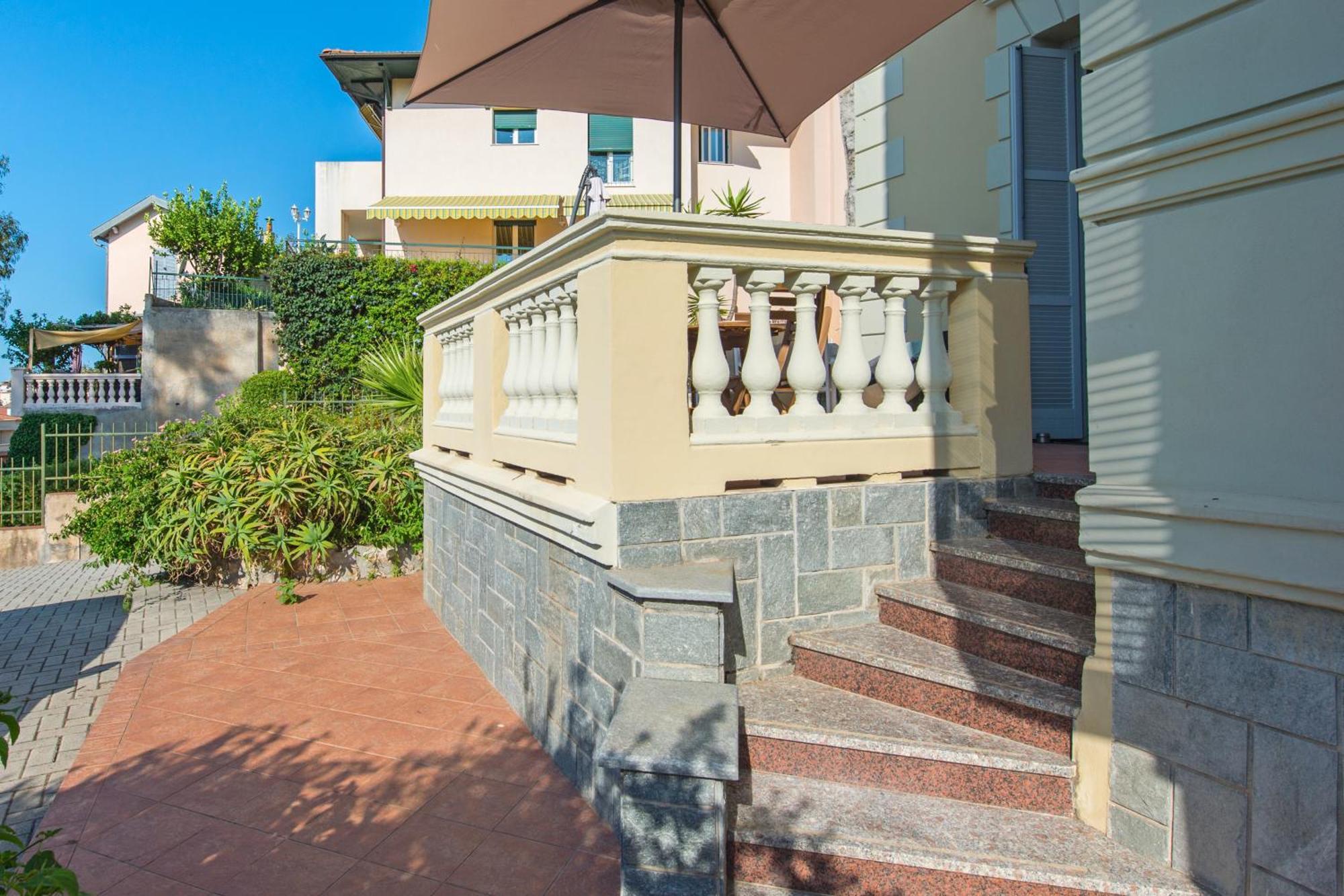 Oliviers -Agreable 2 Pieces Dans Maison Bourgeoise Menton Exterior photo